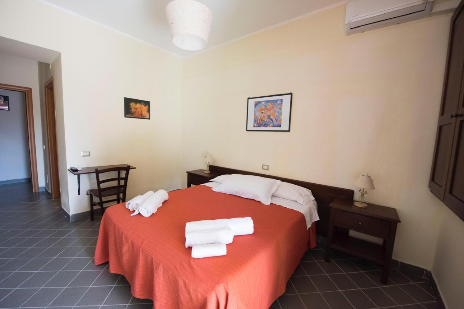 B&B Casa Cosmano Brancaleone Marina Eksteriør bilde
