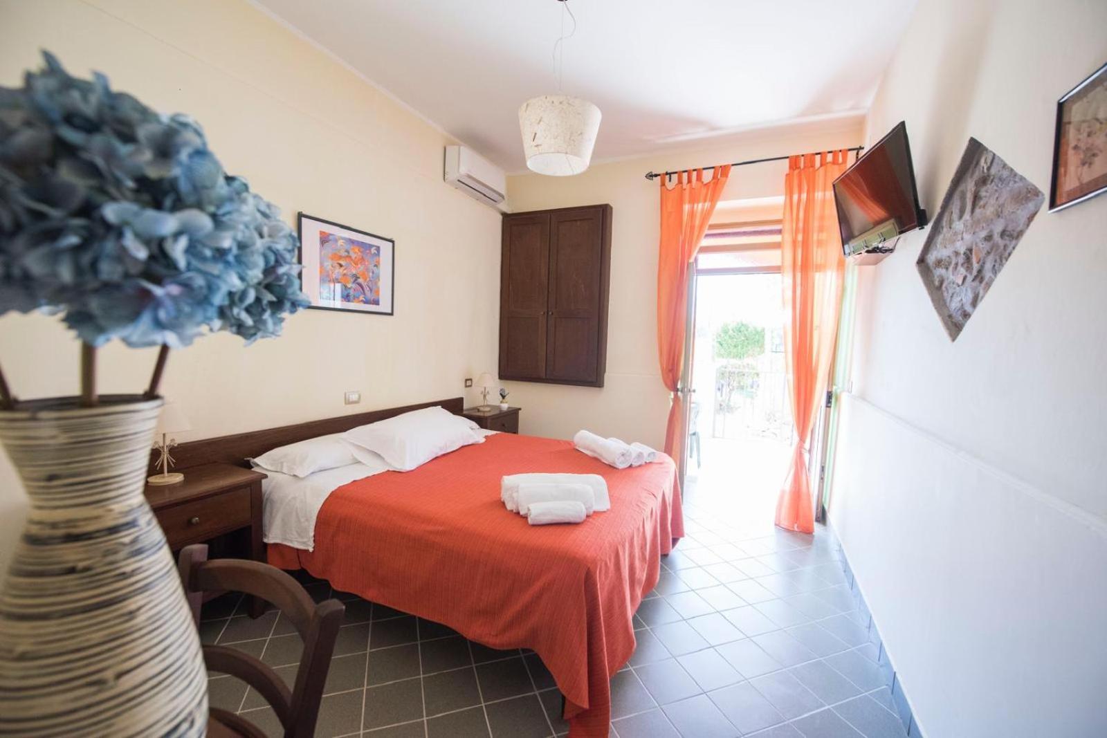 B&B Casa Cosmano Brancaleone Marina Eksteriør bilde