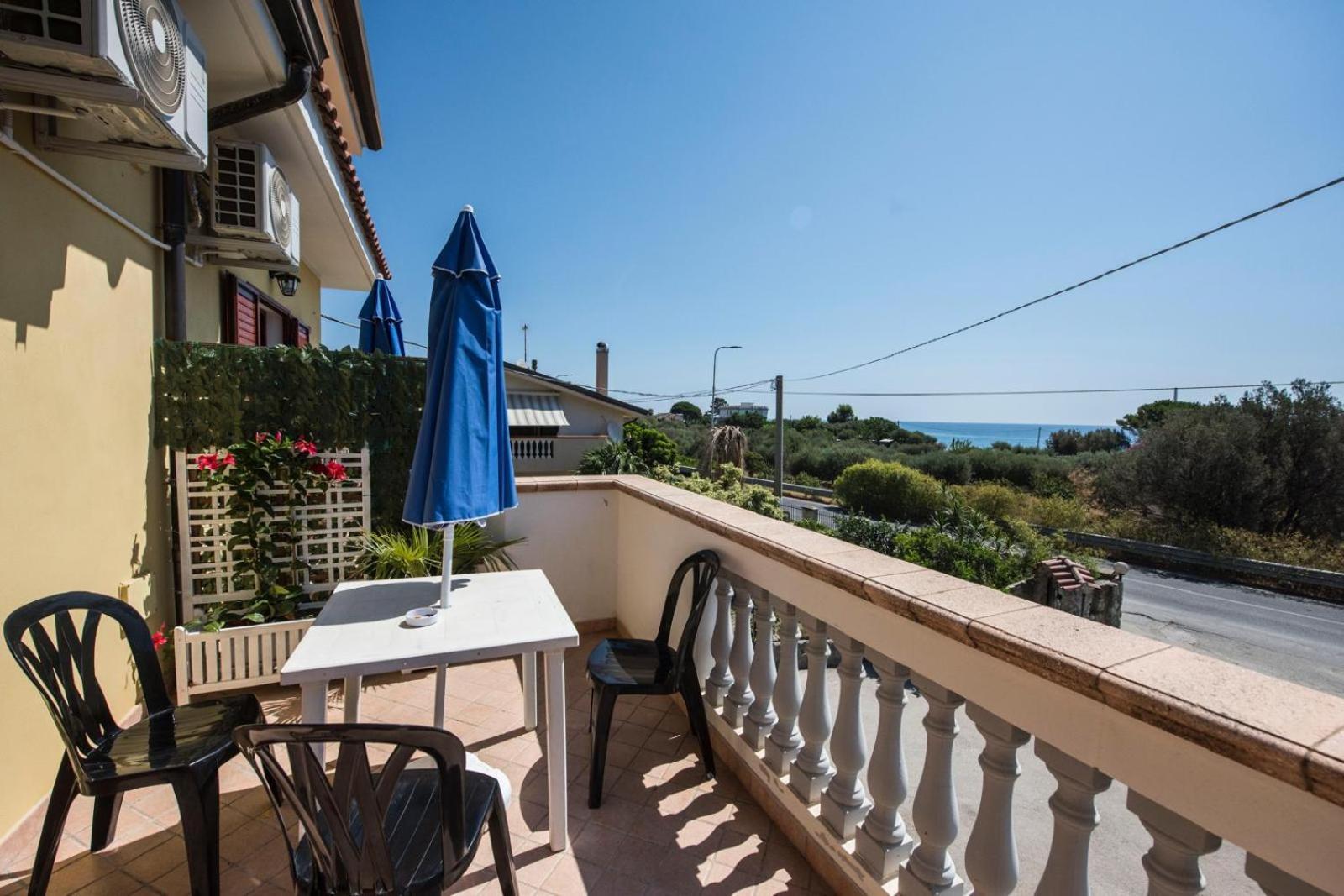 B&B Casa Cosmano Brancaleone Marina Eksteriør bilde